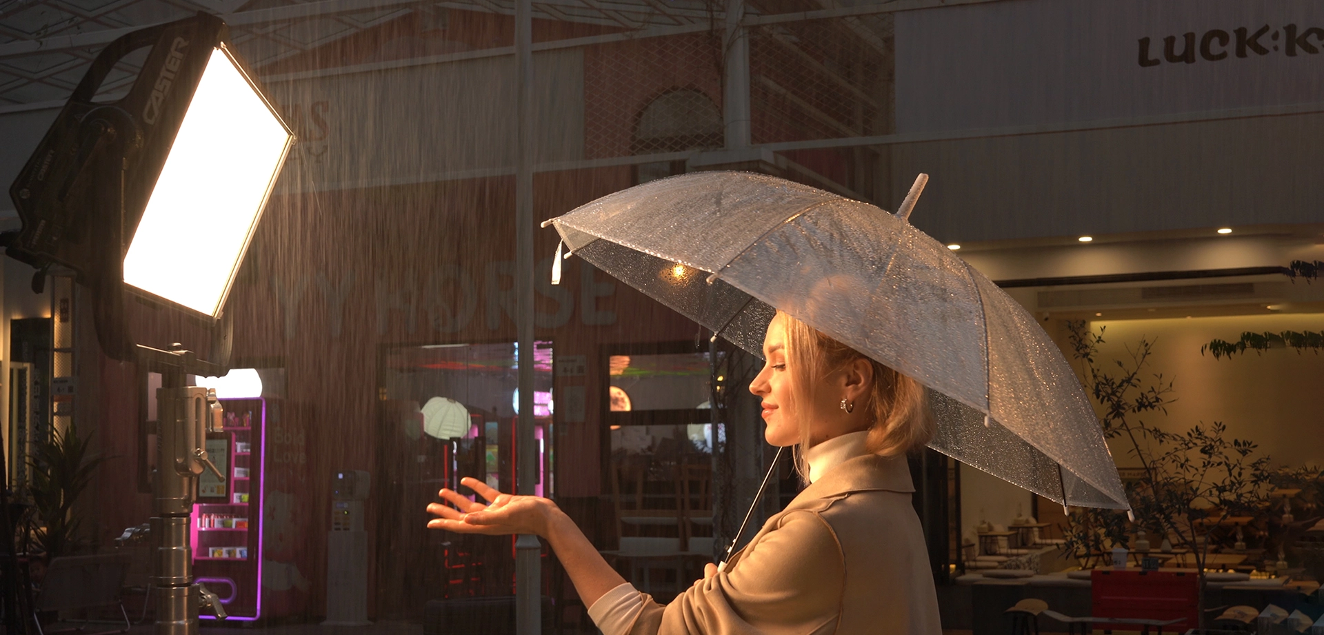 FILM LIGHTING AND STAGE LIGHTING DESIGN DIFFERENCES